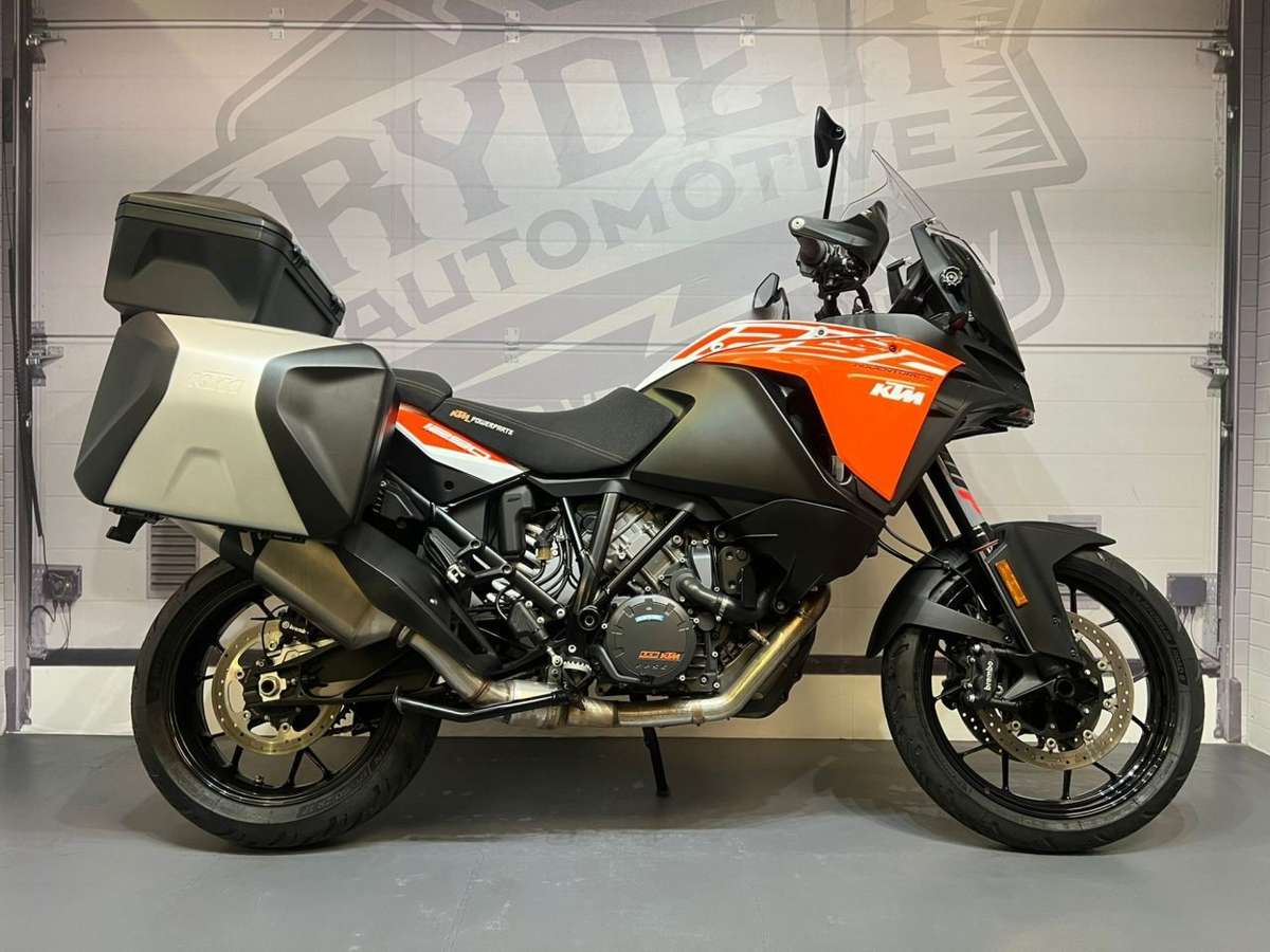 Check out this Ktm 1290 Super Adventure S 2019 Petrol Manual