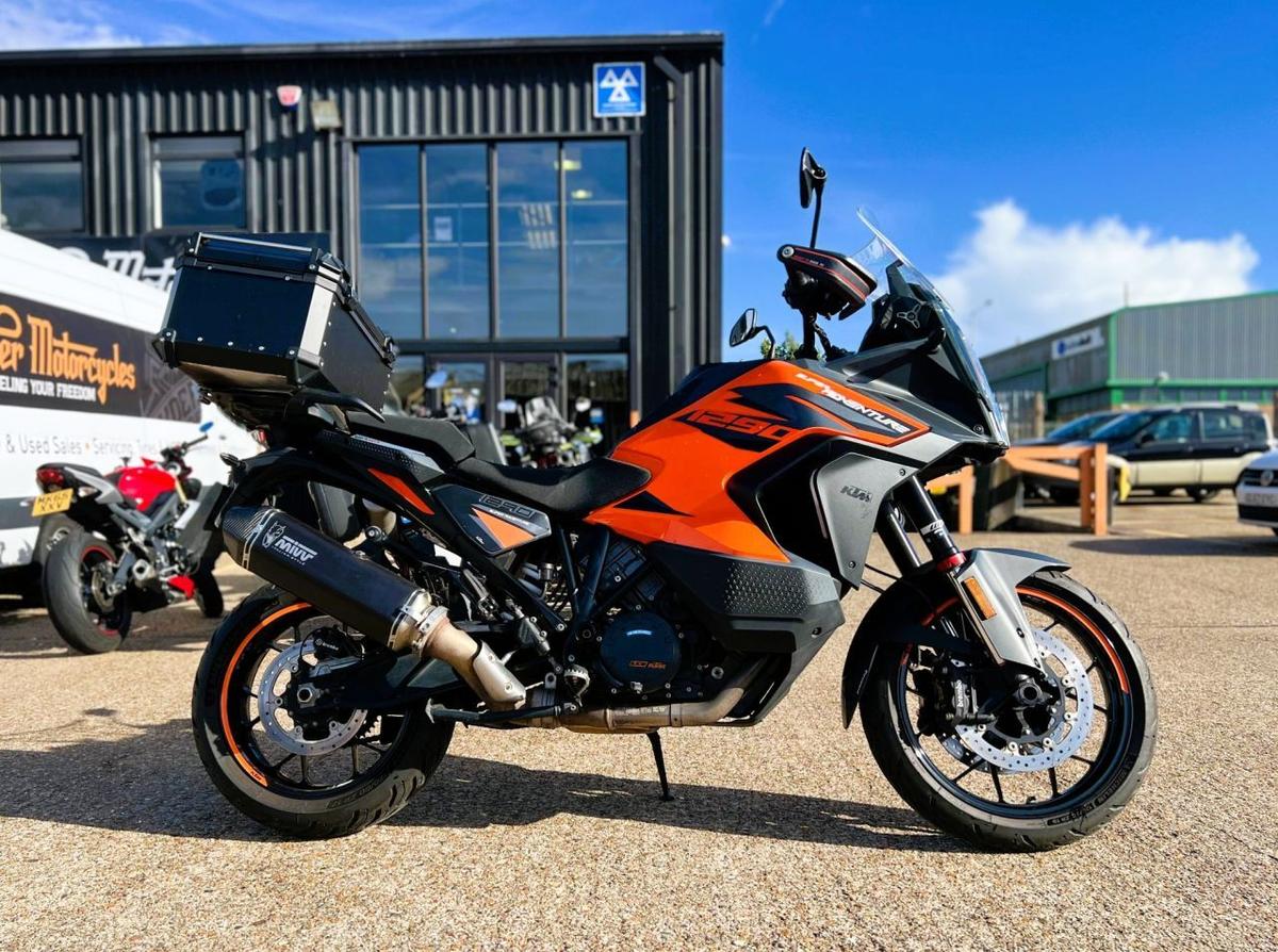 Check out this Ktm 1290 Super Adventure S 2021 Petrol Manual