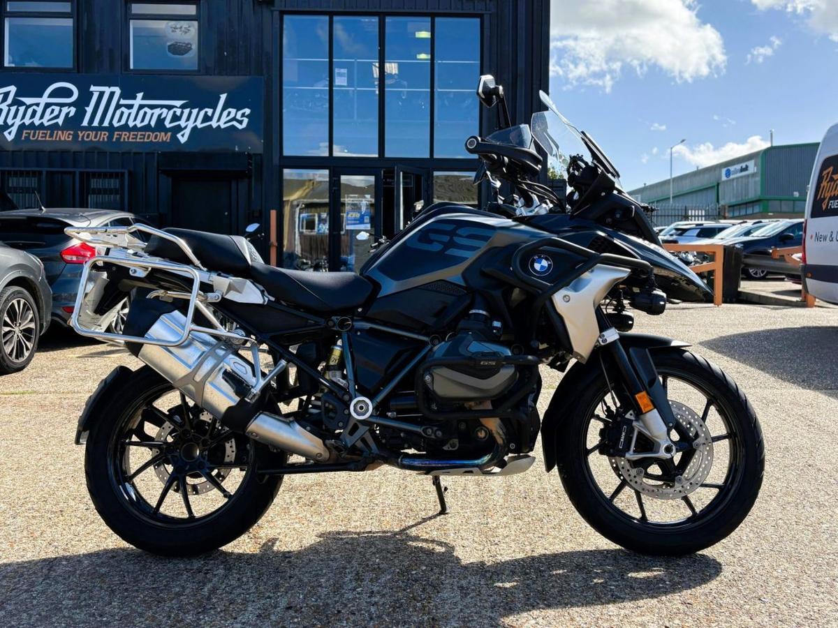 Check out this BMW R 1250 Gs 2022 Petrol Manual