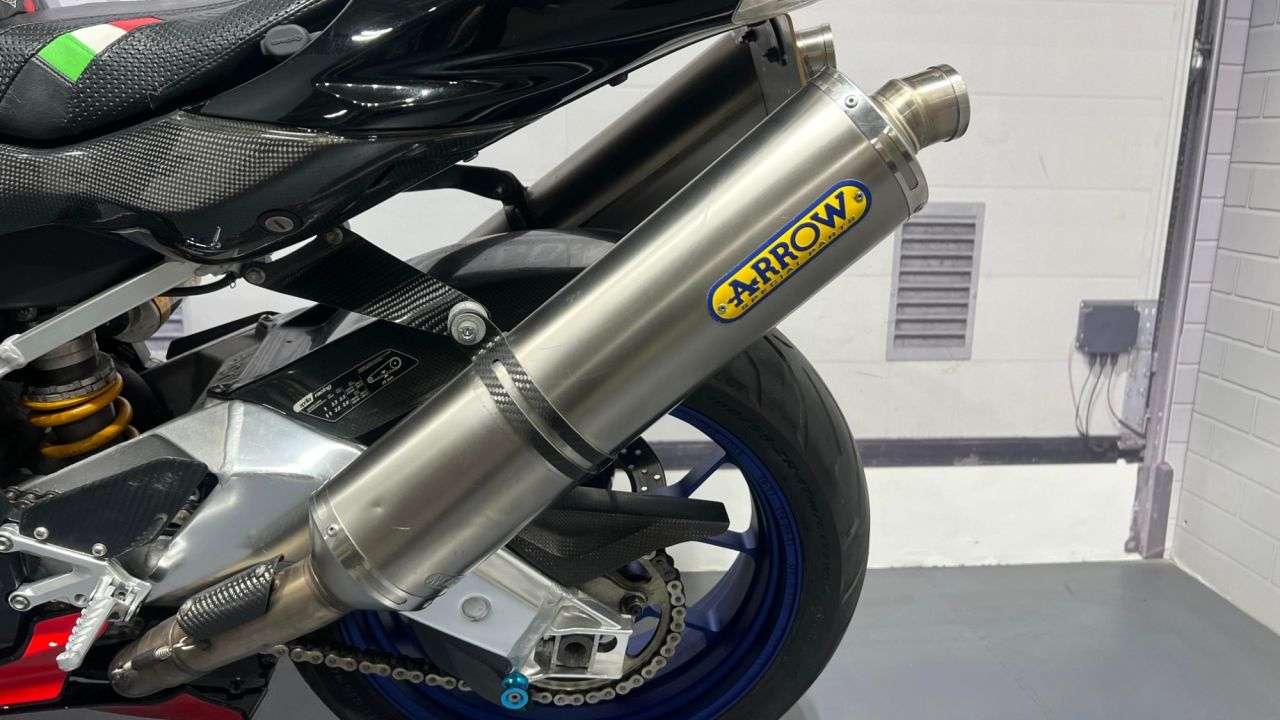 2005 APRILIA RSV MILLE R FACTORY 2005 APRILIA RSV MILLE R FACTORY