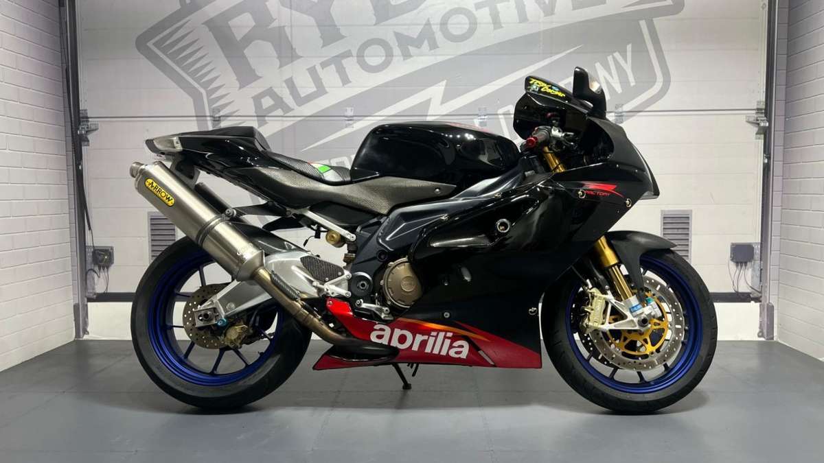 Check out this Aprilia Rsv Mille R Factory 2005 Petrol Manual