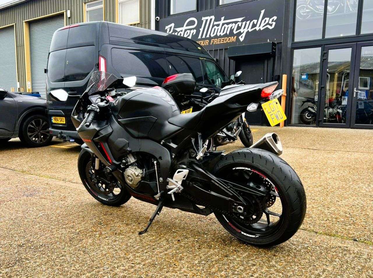 2017 HONDA CBR1000RR FIREBLADE 2017 HONDA CBR1000RR FIREBLADE