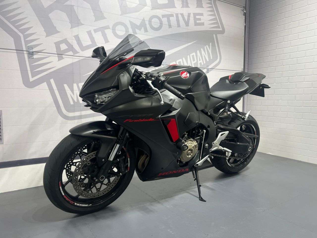 2017 HONDA CBR1000RR FIREBLADE 2017 HONDA CBR1000RR FIREBLADE