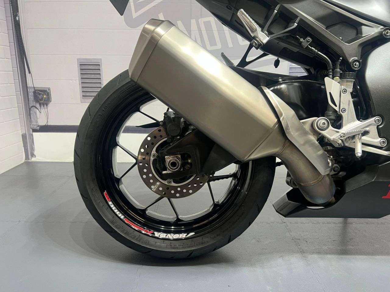 2017 HONDA CBR1000RR FIREBLADE 2017 HONDA CBR1000RR FIREBLADE