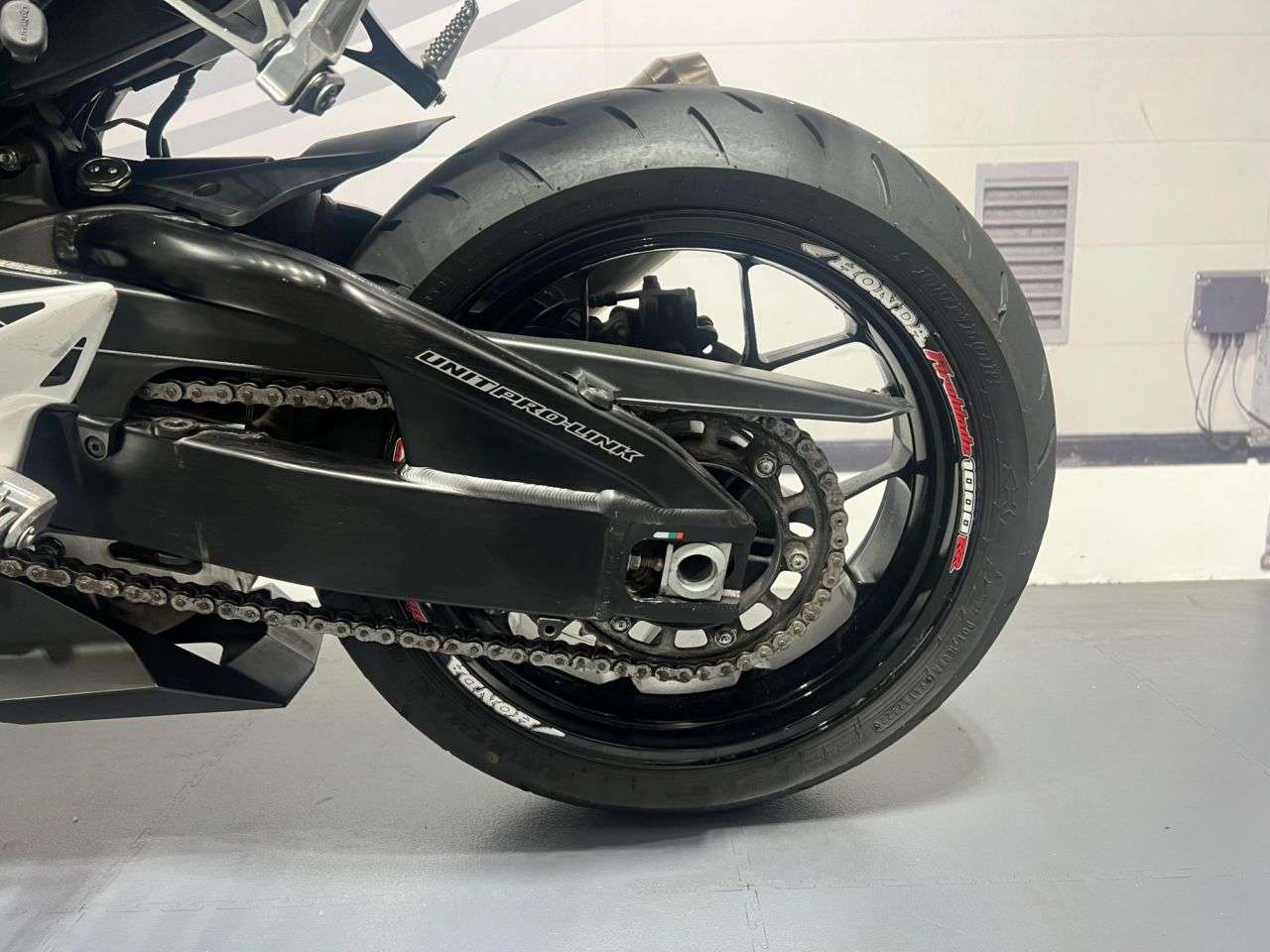 2017 HONDA CBR1000RR FIREBLADE 2017 HONDA CBR1000RR FIREBLADE