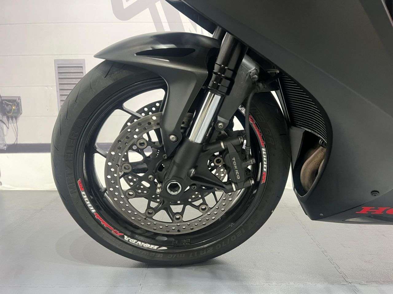 2017 HONDA CBR1000RR FIREBLADE 2017 HONDA CBR1000RR FIREBLADE