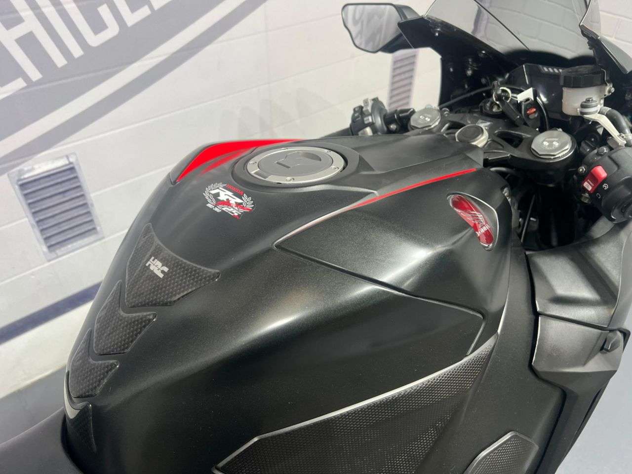 2017 HONDA CBR1000RR FIREBLADE 2017 HONDA CBR1000RR FIREBLADE