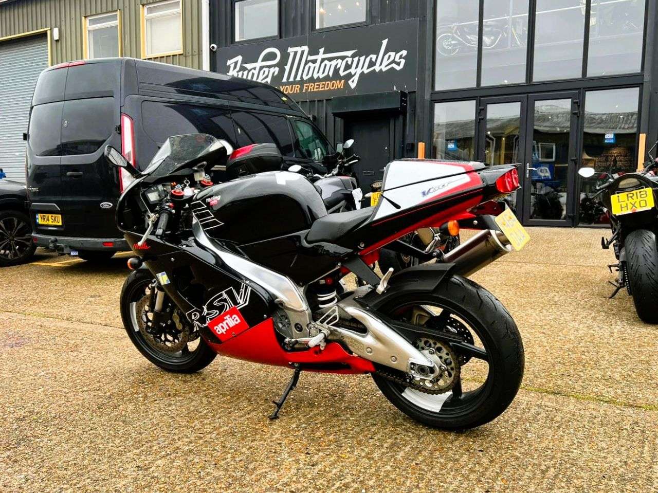 2001 APRILIA RSV MILLE 2001 APRILIA RSV MILLE