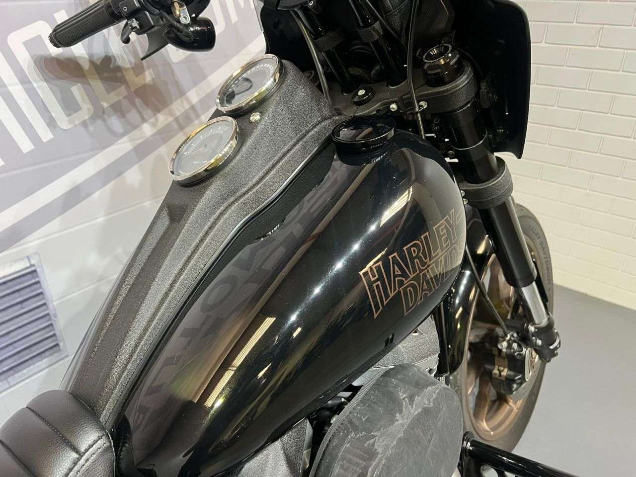 2020 HARLEY-DAVIDSON FXLRS LOW RIDER S 1868 20 2020 HARLEY-DAVIDSON FXLRS LOW RIDER S 1868 20