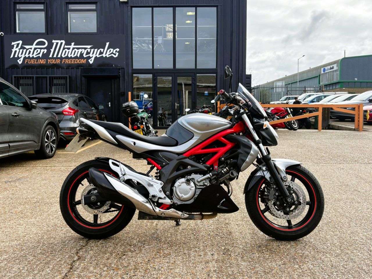 2010 SUZUKI GLADIUS 650 2010 SUZUKI GLADIUS 650