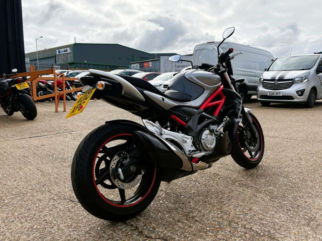 2010 SUZUKI GLADIUS 650 2010 SUZUKI GLADIUS 650