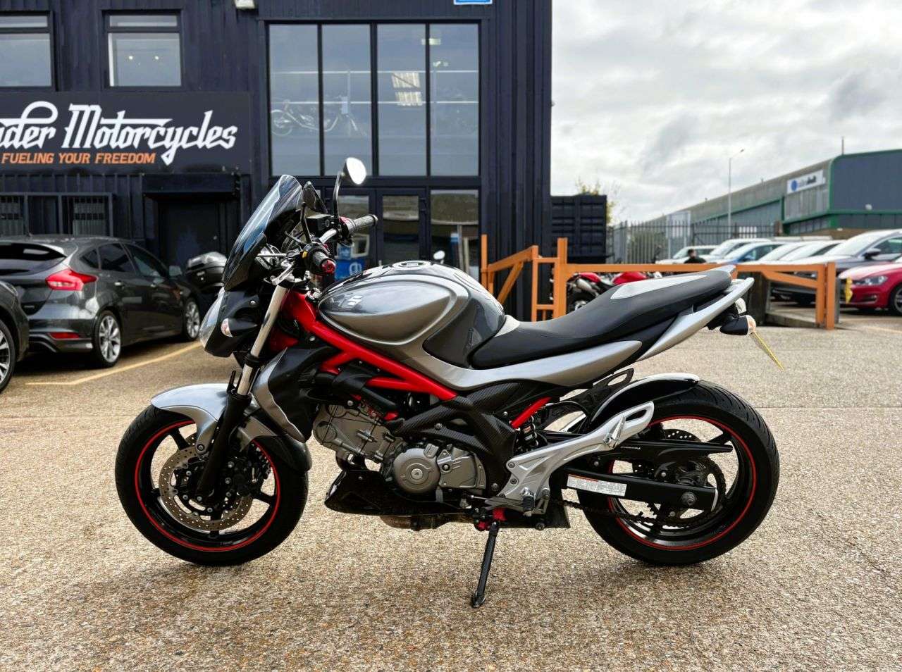 2010 SUZUKI GLADIUS 650 2010 SUZUKI GLADIUS 650