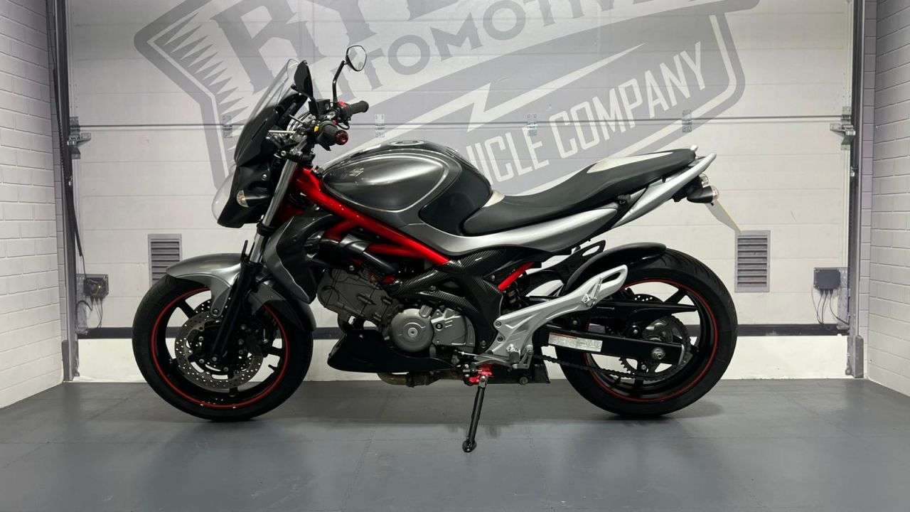 2010 SUZUKI GLADIUS 650 2010 SUZUKI GLADIUS 650