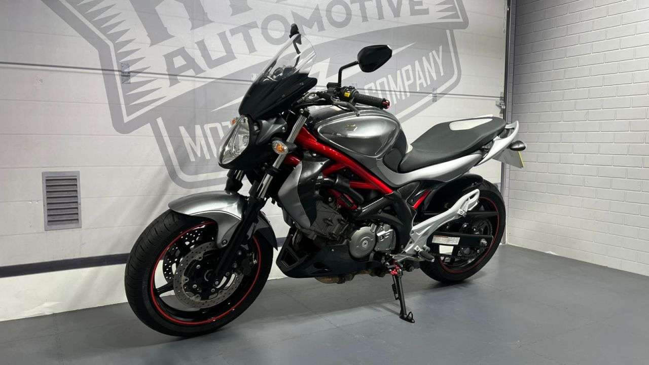 2010 SUZUKI GLADIUS 650 2010 SUZUKI GLADIUS 650