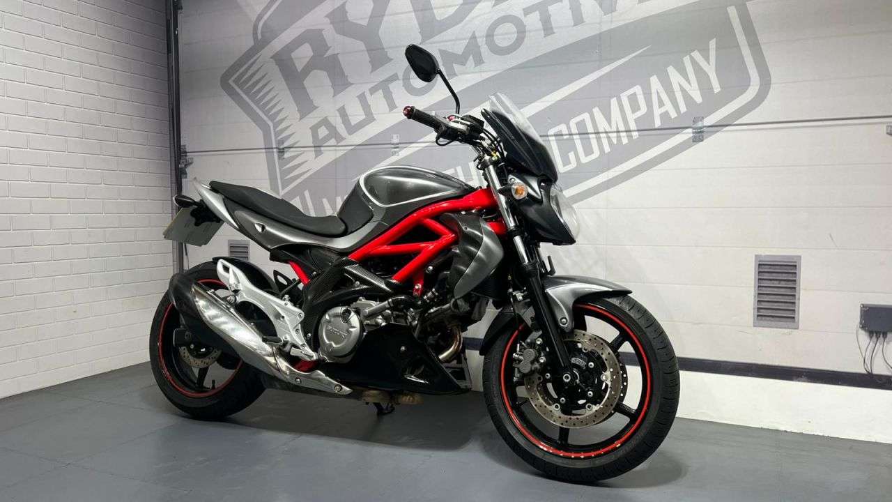 2010 SUZUKI GLADIUS 650 2010 SUZUKI GLADIUS 650