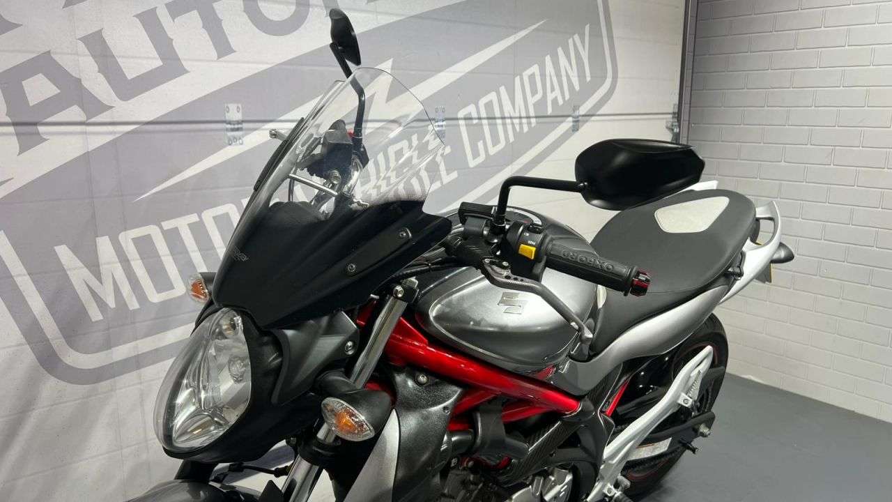 2010 SUZUKI GLADIUS 650 2010 SUZUKI GLADIUS 650