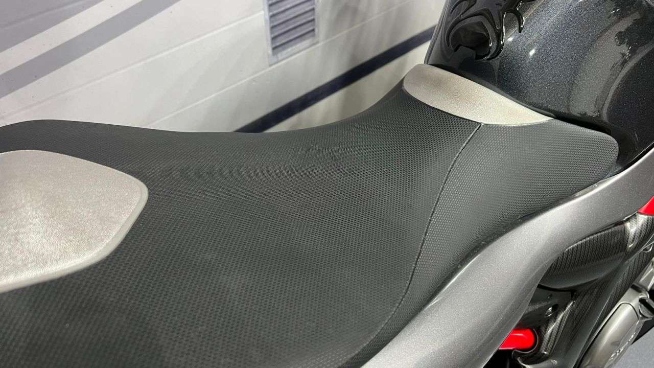 2010 SUZUKI GLADIUS 650 2010 SUZUKI GLADIUS 650