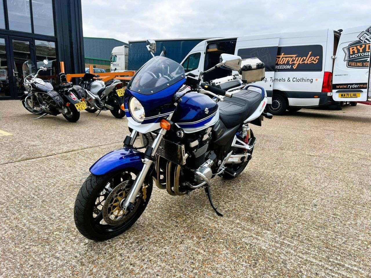 2005 SUZUKI GSX1400 2005 SUZUKI GSX1400