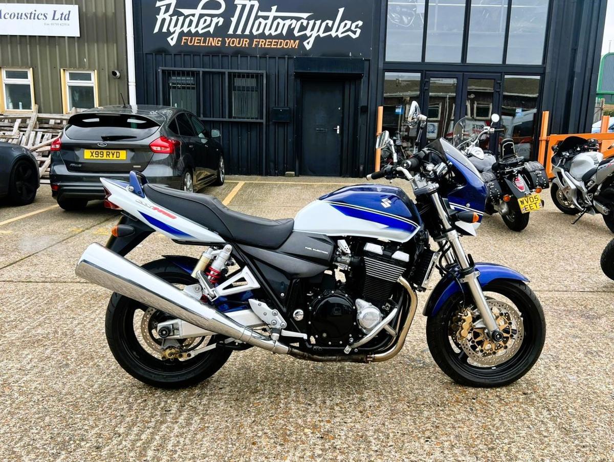 Check out this Suzuki Gsx1400 2005 Petrol Manual