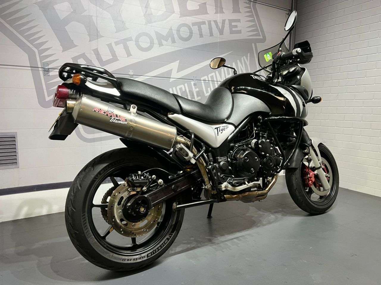 2001 TRIUMPH TIGER 955I 2001 TRIUMPH TIGER 955I