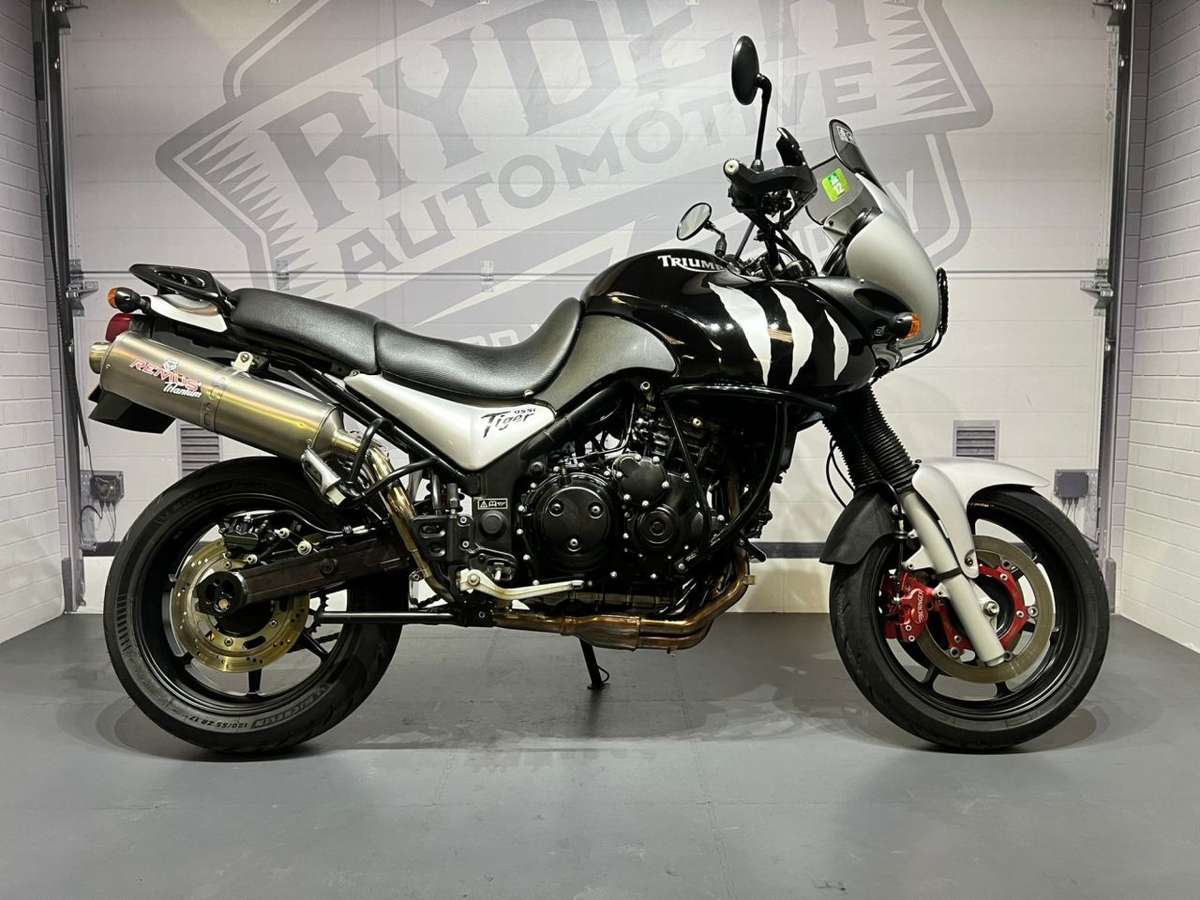 Check out this Triumph Tiger 955i 2001 Petrol Manual