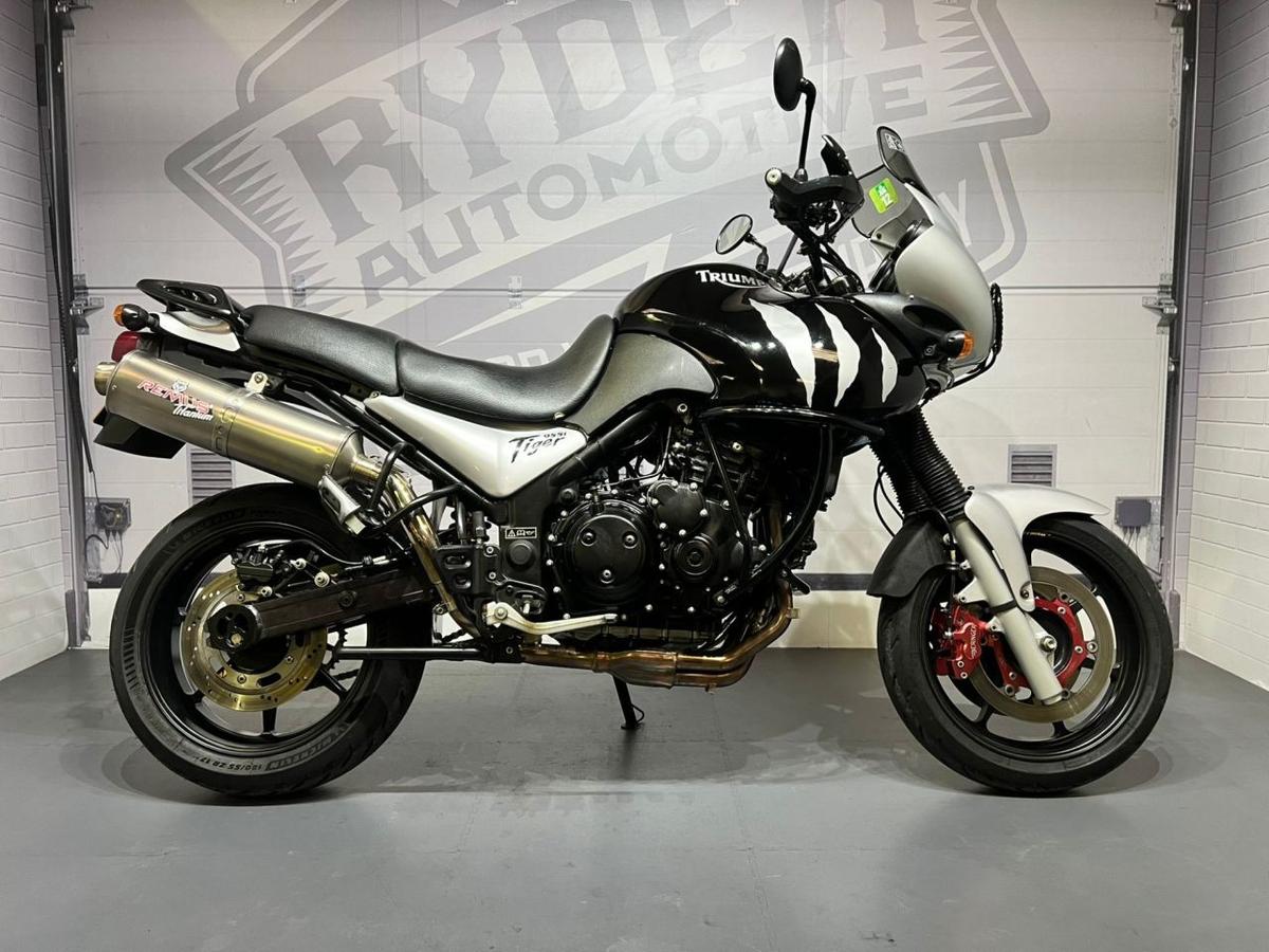 Check out this Triumph Tiger 955i 2001 Petrol Manual