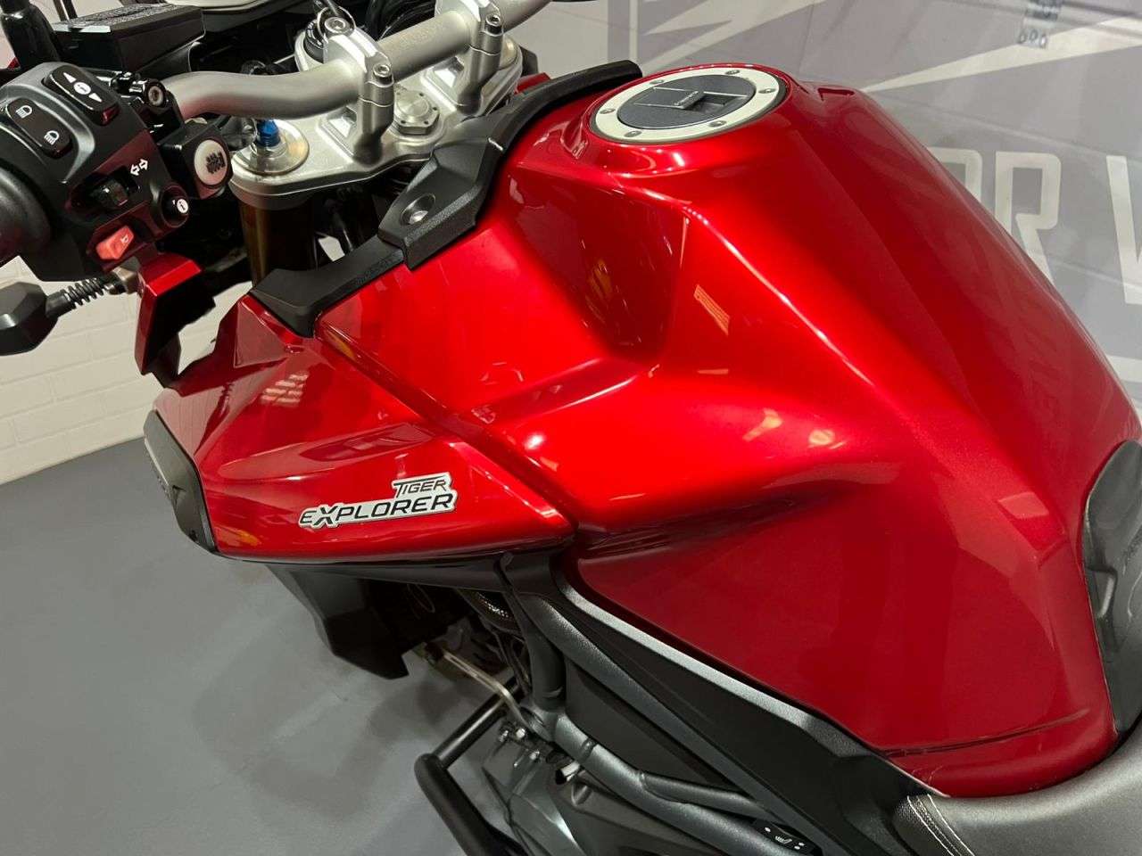 2015 TRIUMPH EXPLORER 2015 TRIUMPH EXPLORER