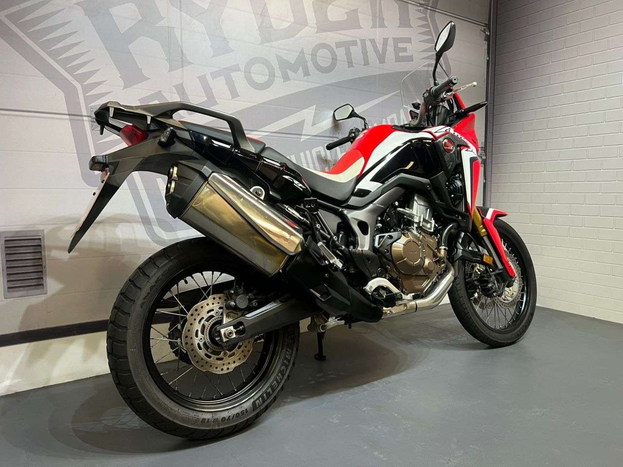 2016 HONDA CRF1000L AFRICA TWIN 2016 HONDA CRF1000L AFRICA TWIN