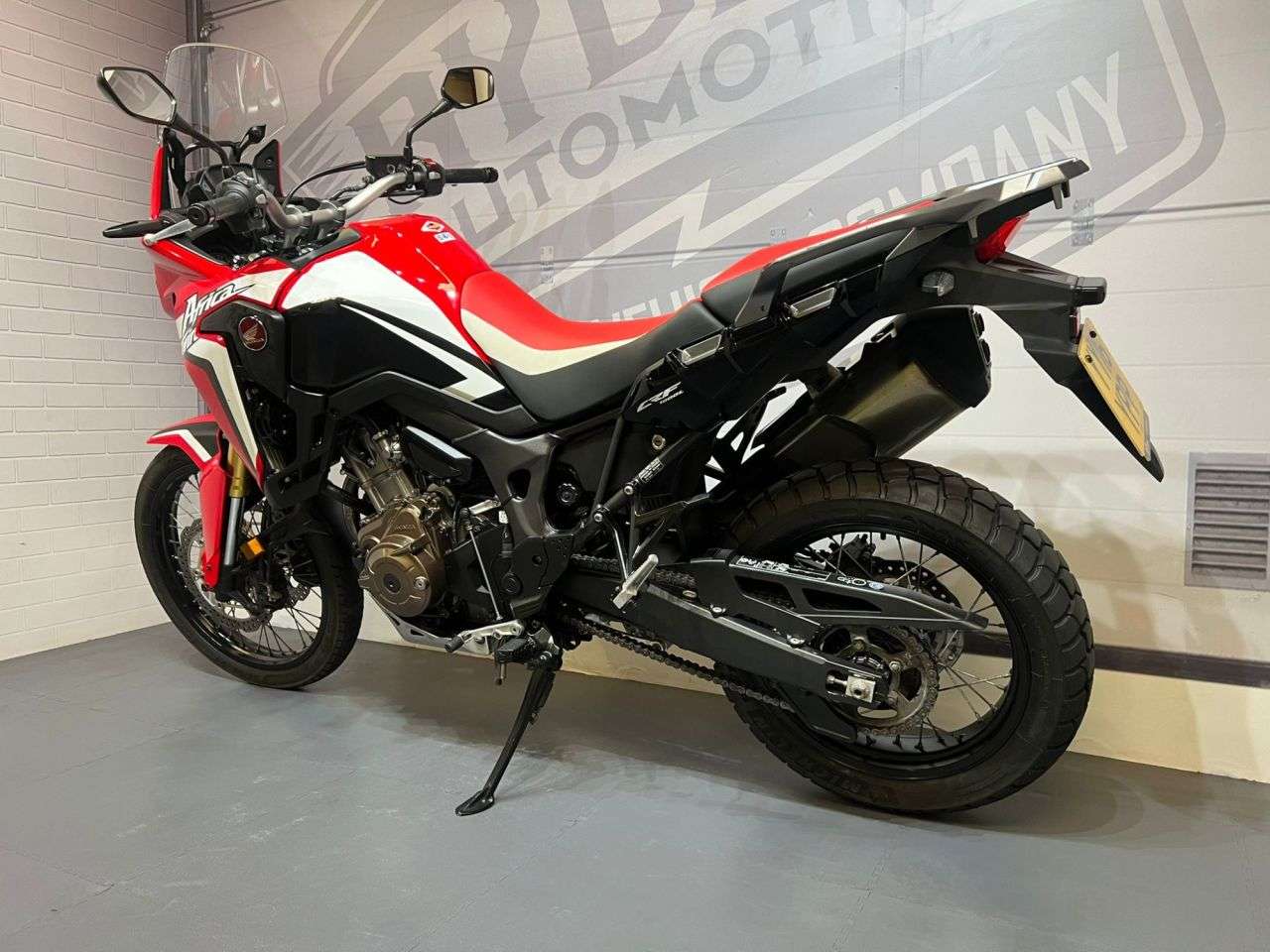 2016 HONDA CRF1000L AFRICA TWIN 2016 HONDA CRF1000L AFRICA TWIN