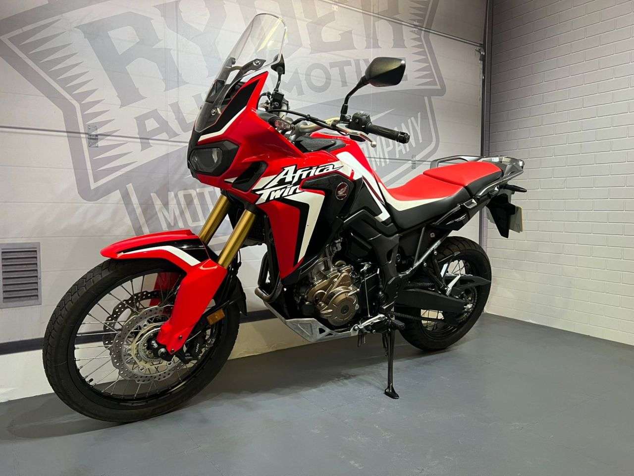 2016 HONDA CRF1000L AFRICA TWIN 2016 HONDA CRF1000L AFRICA TWIN
