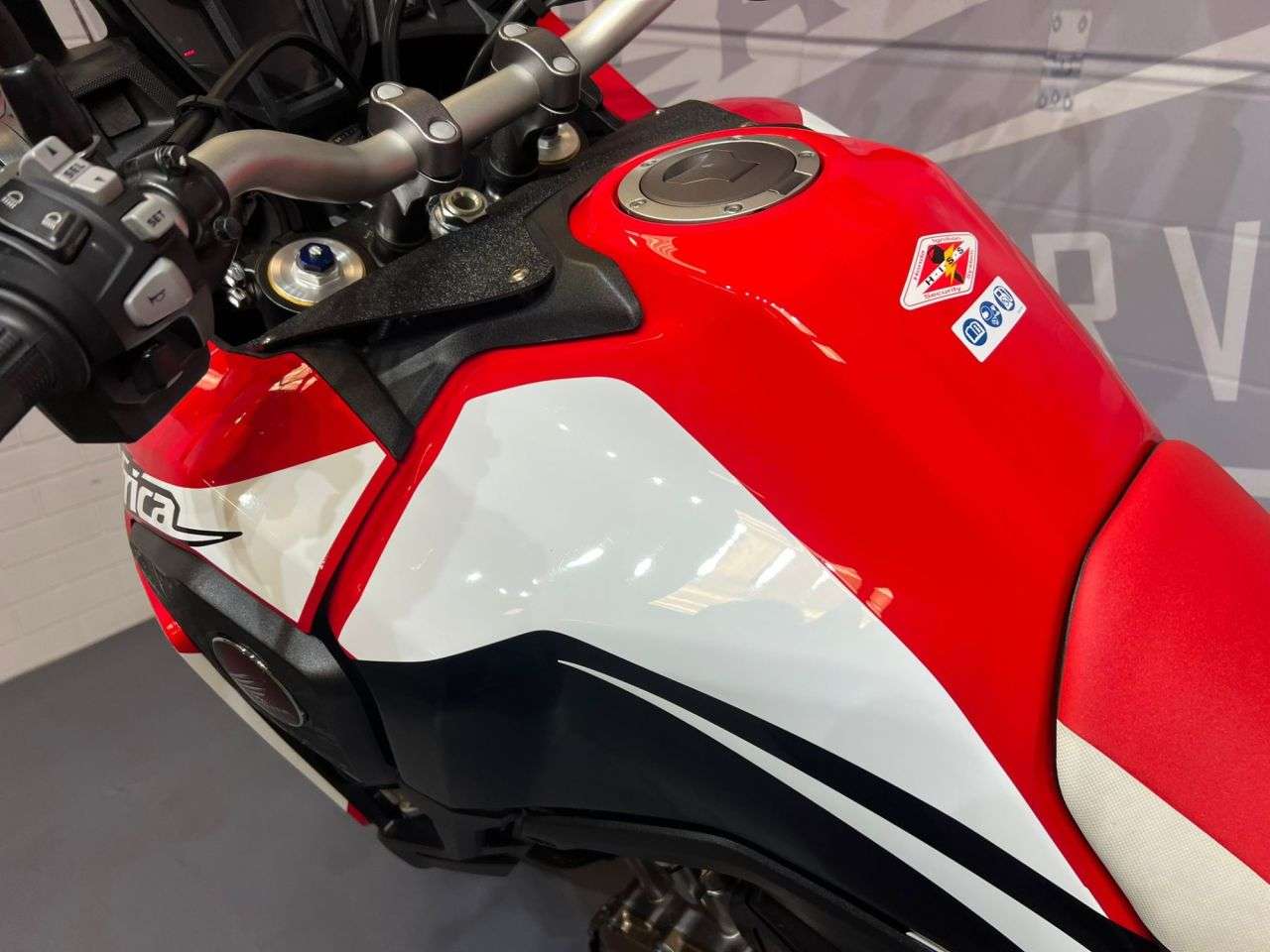 2016 HONDA CRF1000L AFRICA TWIN 2016 HONDA CRF1000L AFRICA TWIN