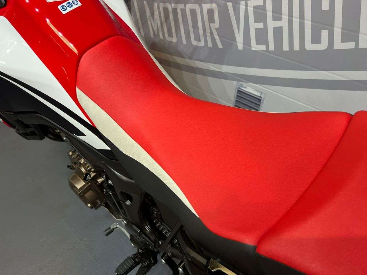 2016 HONDA CRF1000L AFRICA TWIN 2016 HONDA CRF1000L AFRICA TWIN