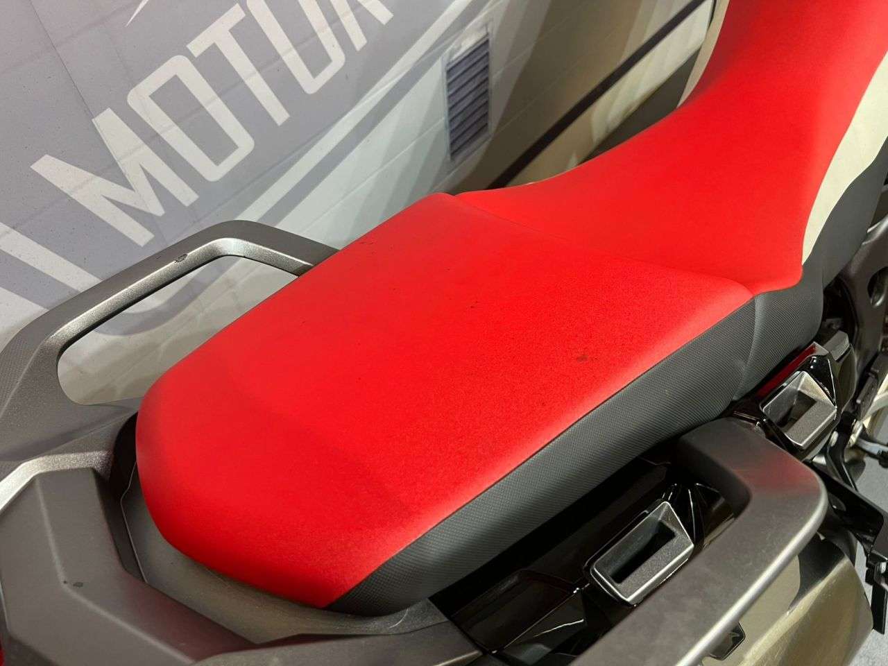 2016 HONDA CRF1000L AFRICA TWIN 2016 HONDA CRF1000L AFRICA TWIN