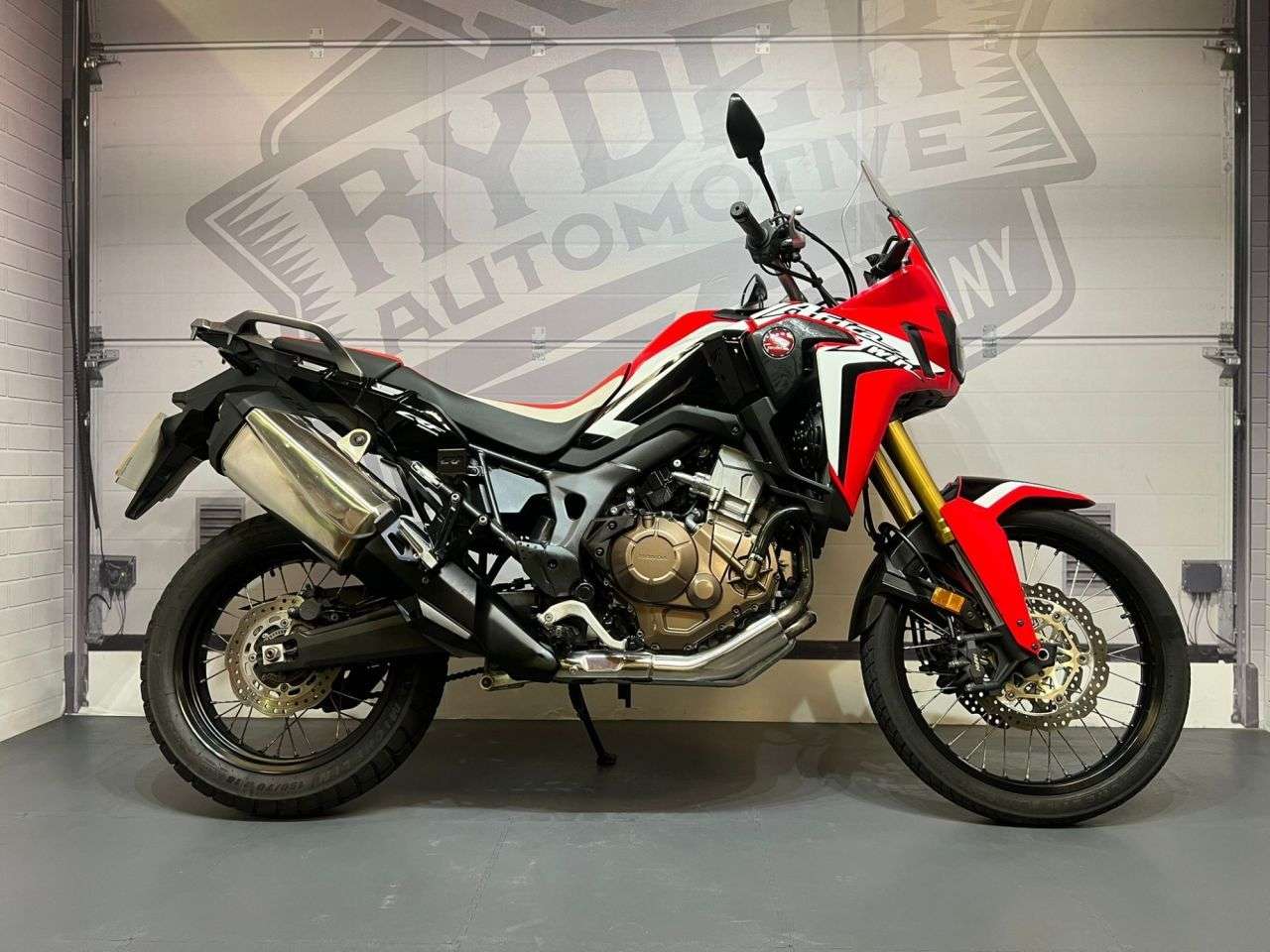 2016 HONDA CRF1000L AFRICA TWIN 2016 HONDA CRF1000L AFRICA TWIN