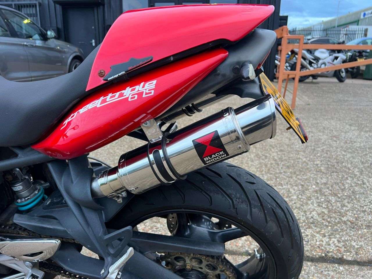 2011 TRIUMPH STREET TRIPLE 675 2011 TRIUMPH STREET TRIPLE 675