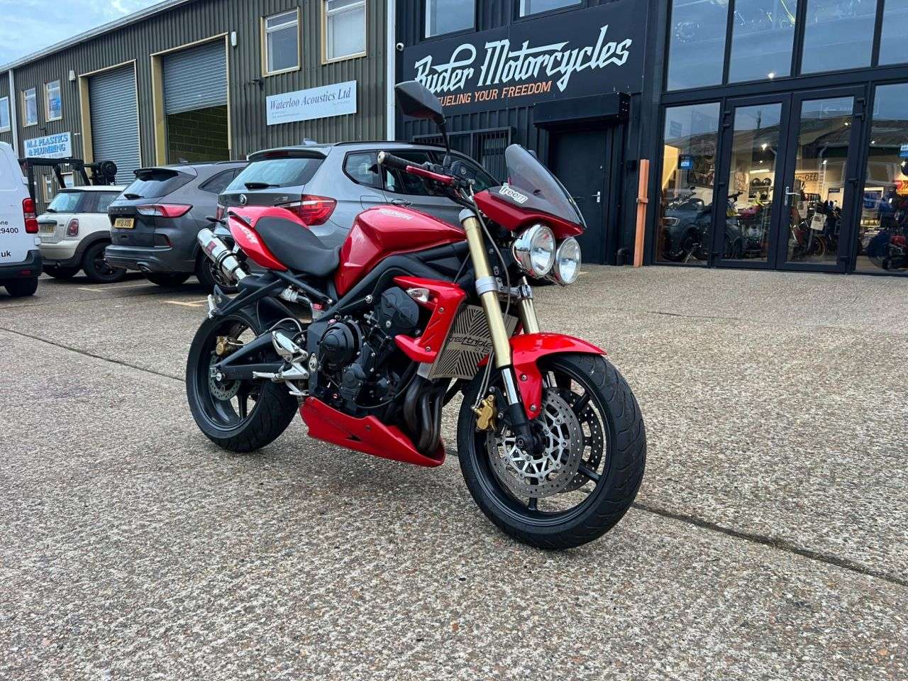 2011 TRIUMPH STREET TRIPLE 675 2011 TRIUMPH STREET TRIPLE 675