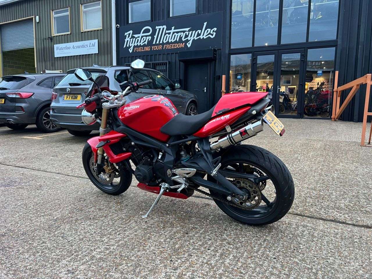 2011 TRIUMPH STREET TRIPLE 675 2011 TRIUMPH STREET TRIPLE 675
