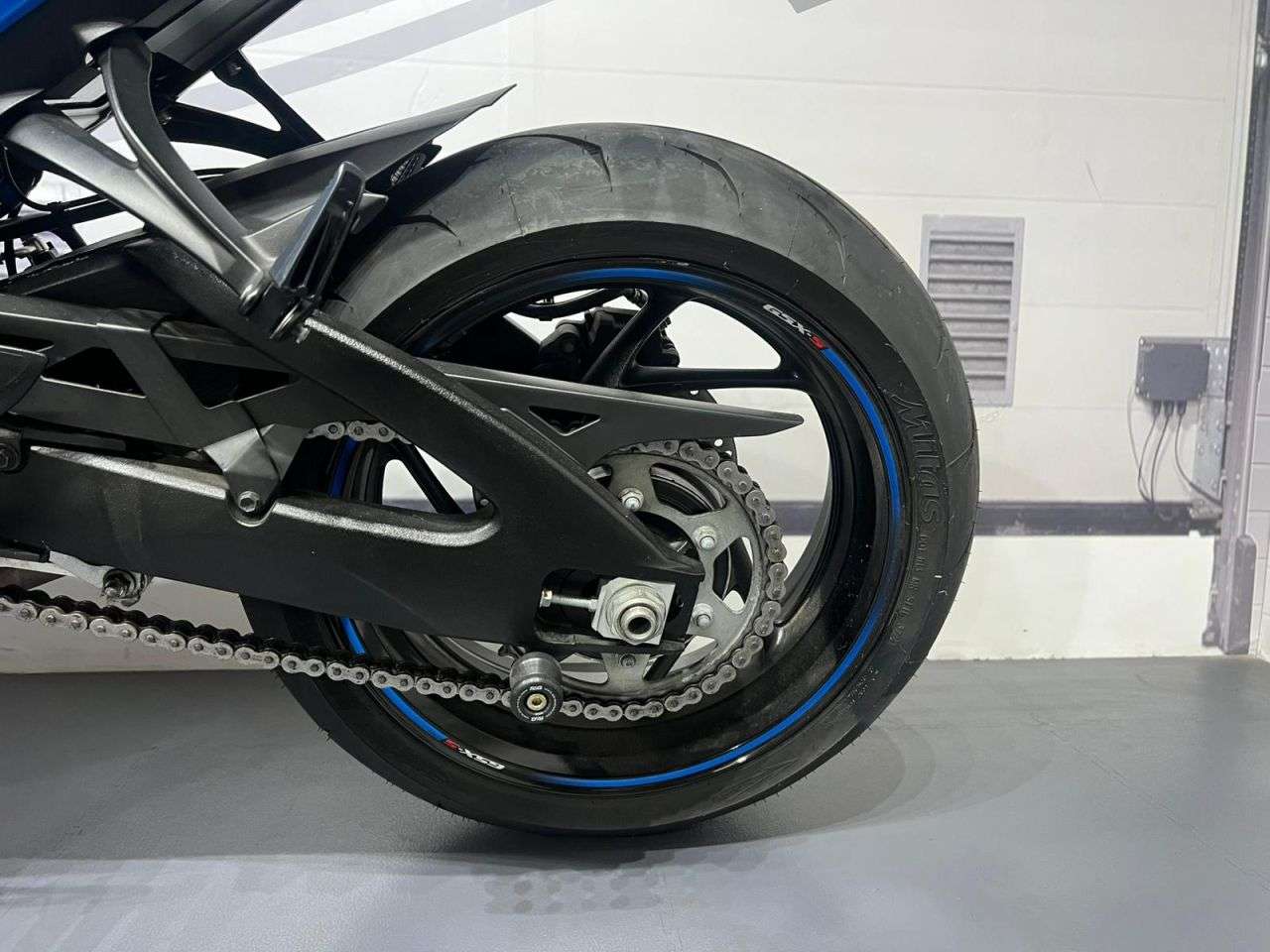 2019 SUZUKI GSX-S1000 2019 SUZUKI GSX-S1000