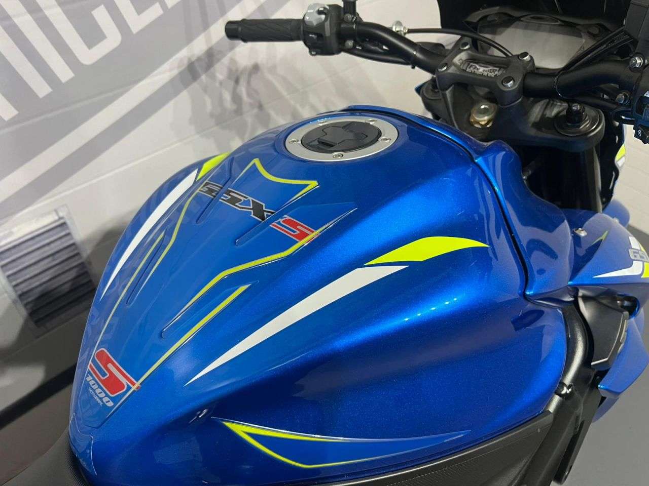 2019 SUZUKI GSX-S1000 2019 SUZUKI GSX-S1000