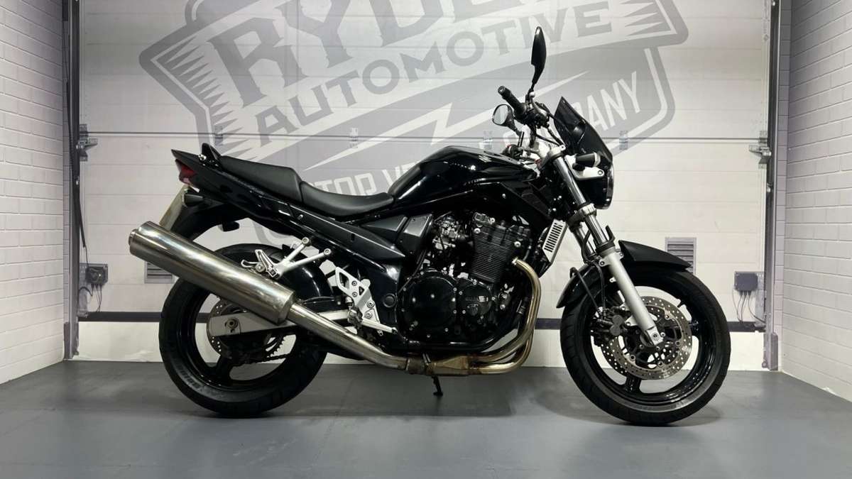 Check out this Suzuki Bandit 650 2006 Petrol Manual