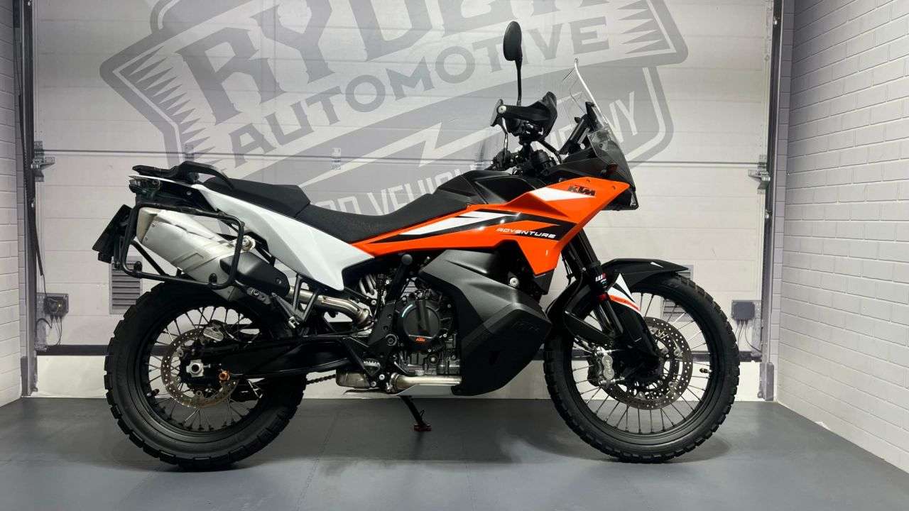 2024 KTM 890 ADVENTURE 2024 KTM 890 ADVENTURE