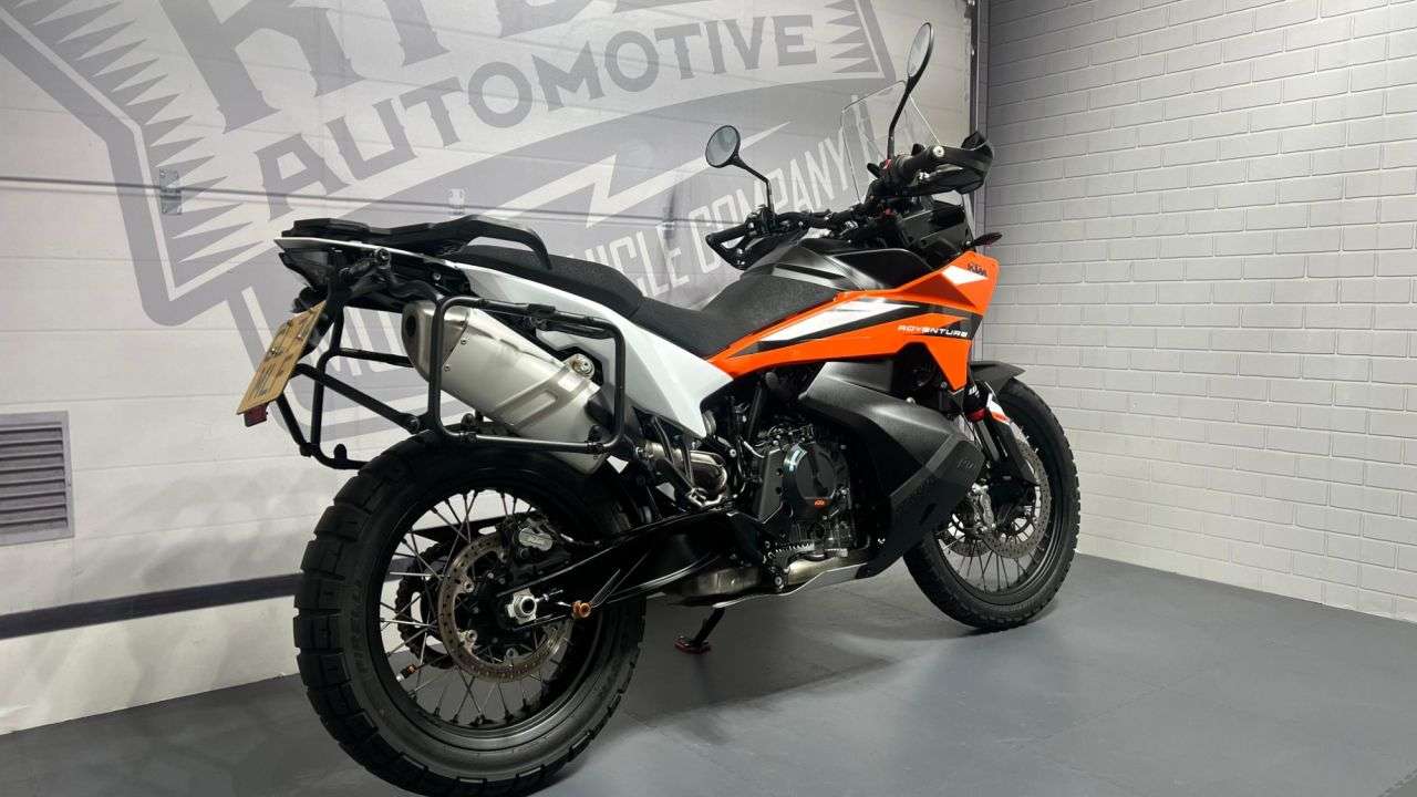 2024 KTM 890 ADVENTURE 2024 KTM 890 ADVENTURE
