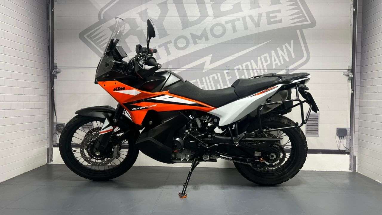 2024 KTM 890 ADVENTURE 2024 KTM 890 ADVENTURE
