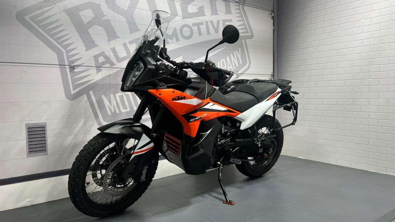 2024 KTM 890 ADVENTURE 2024 KTM 890 ADVENTURE