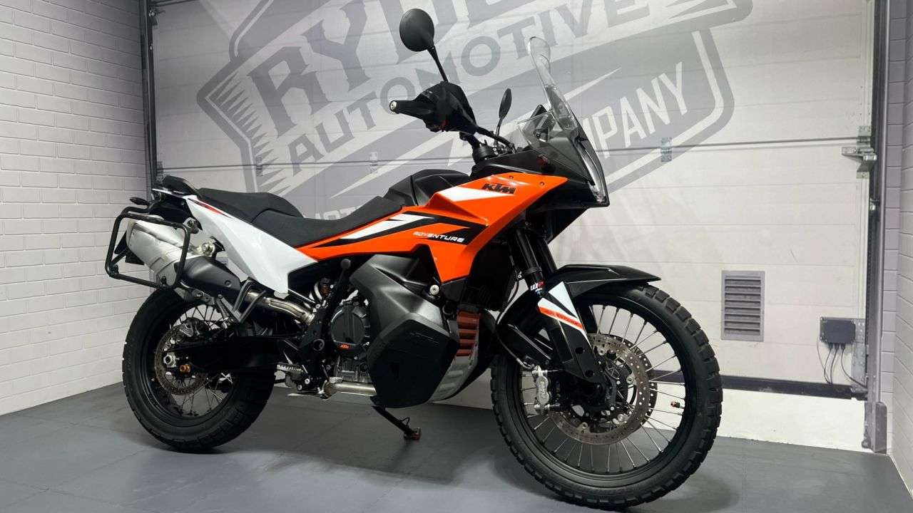 2024 KTM 890 ADVENTURE 2024 KTM 890 ADVENTURE