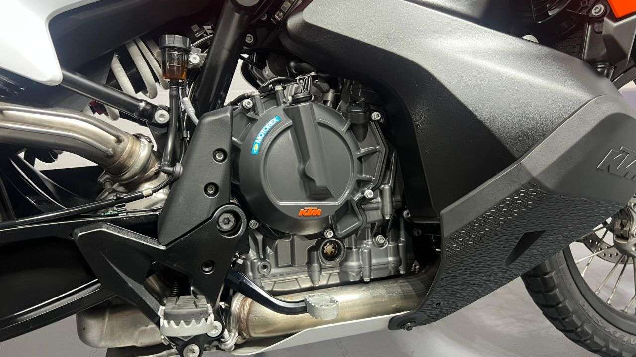 2024 KTM 890 ADVENTURE 2024 KTM 890 ADVENTURE