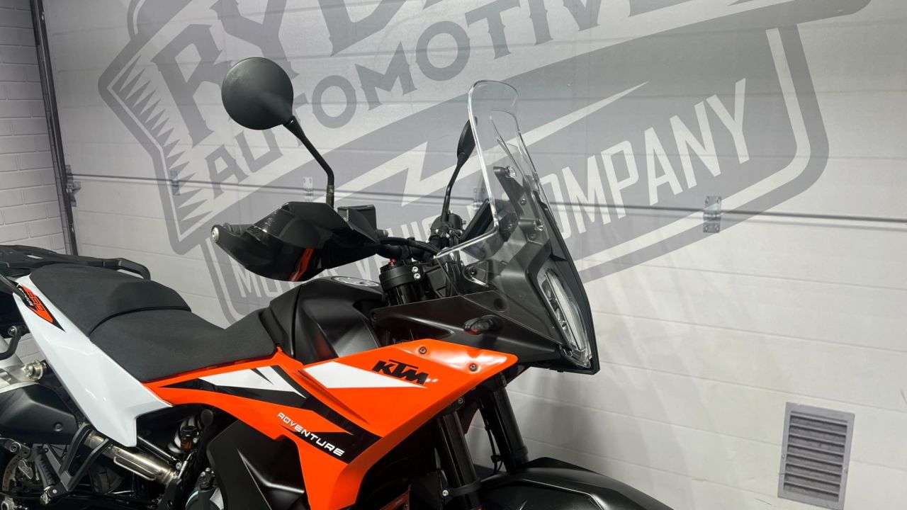 2024 KTM 890 ADVENTURE 2024 KTM 890 ADVENTURE