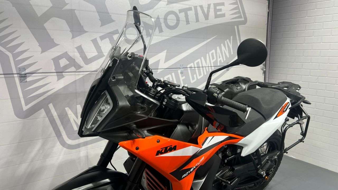 2024 KTM 890 ADVENTURE 2024 KTM 890 ADVENTURE