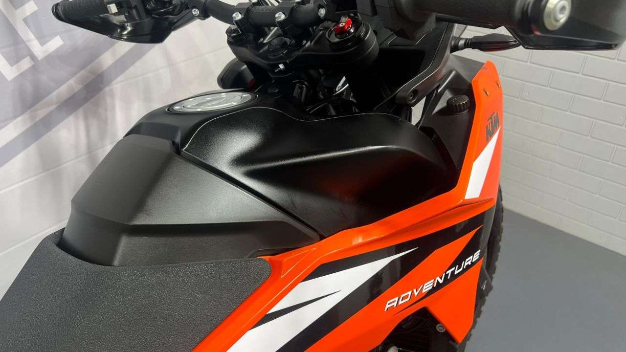 2024 KTM 890 ADVENTURE 2024 KTM 890 ADVENTURE