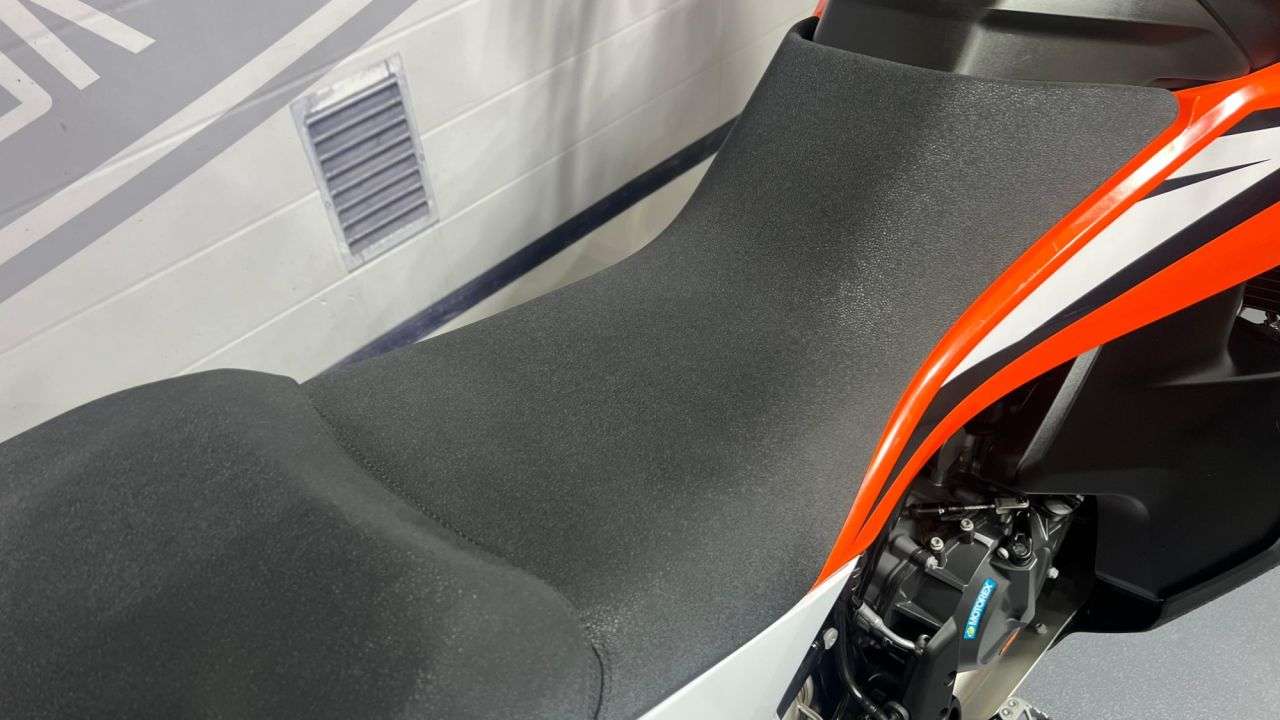 2024 KTM 890 ADVENTURE 2024 KTM 890 ADVENTURE